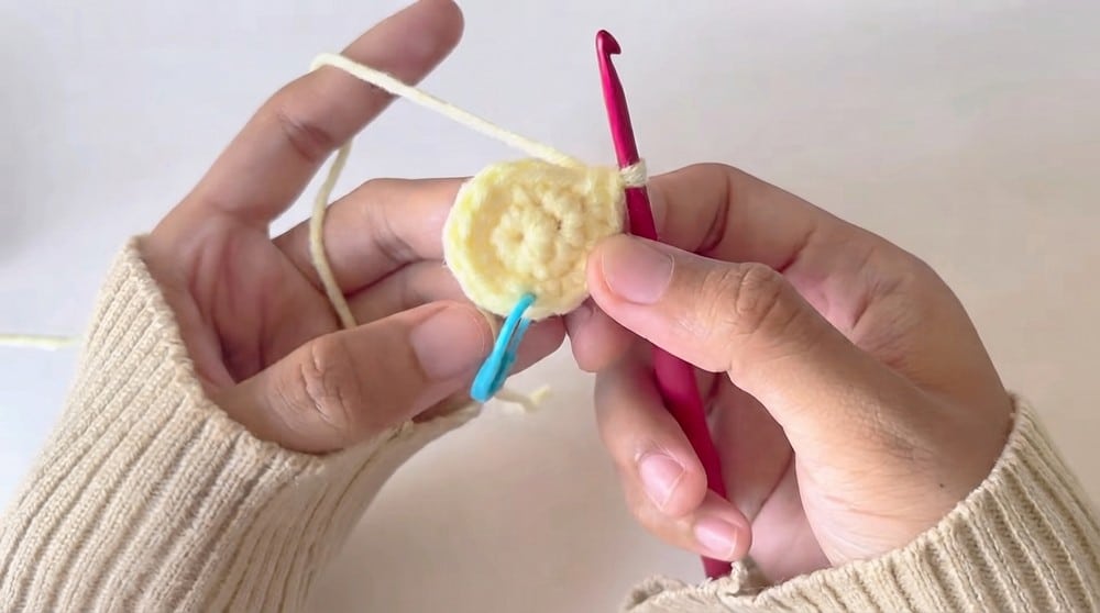 crochet baby chick amigurumi pattern crochet project crochet project detail 2