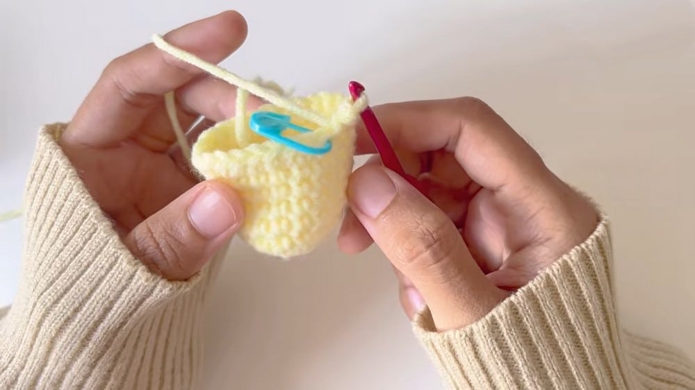 crochet baby chick amigurumi pattern crochet project crochet project detail 3