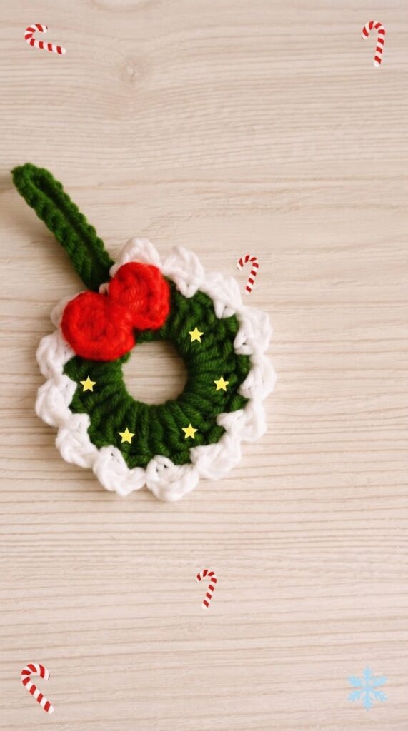 crochet Christmas wreath ornament - featured image