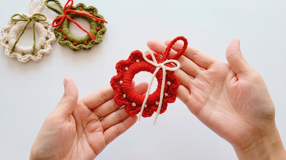 crochet Christmas wreath pattern crochet project crochet project detail 1
