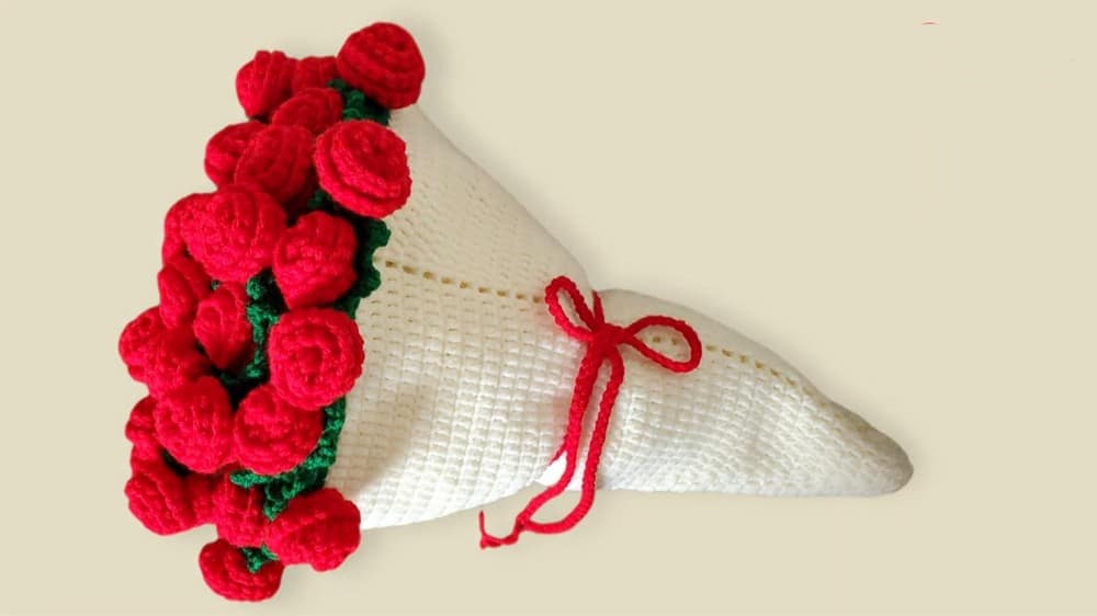 crochet flower bouquet pattern - featured image