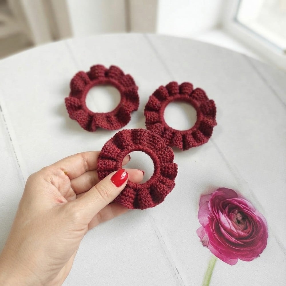 crochet hair band pattern - featured image