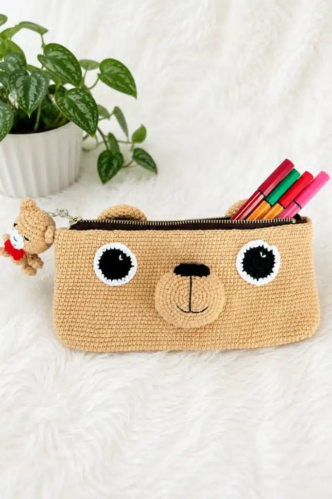 easy crochet bear pencil case - featured image