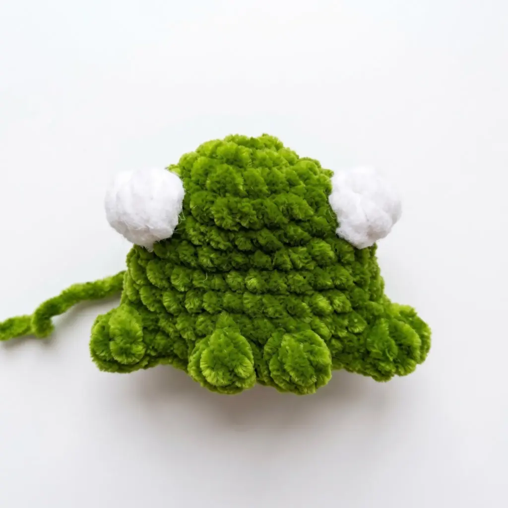 emotional frog amigurumi crochet project crochet project detail 2