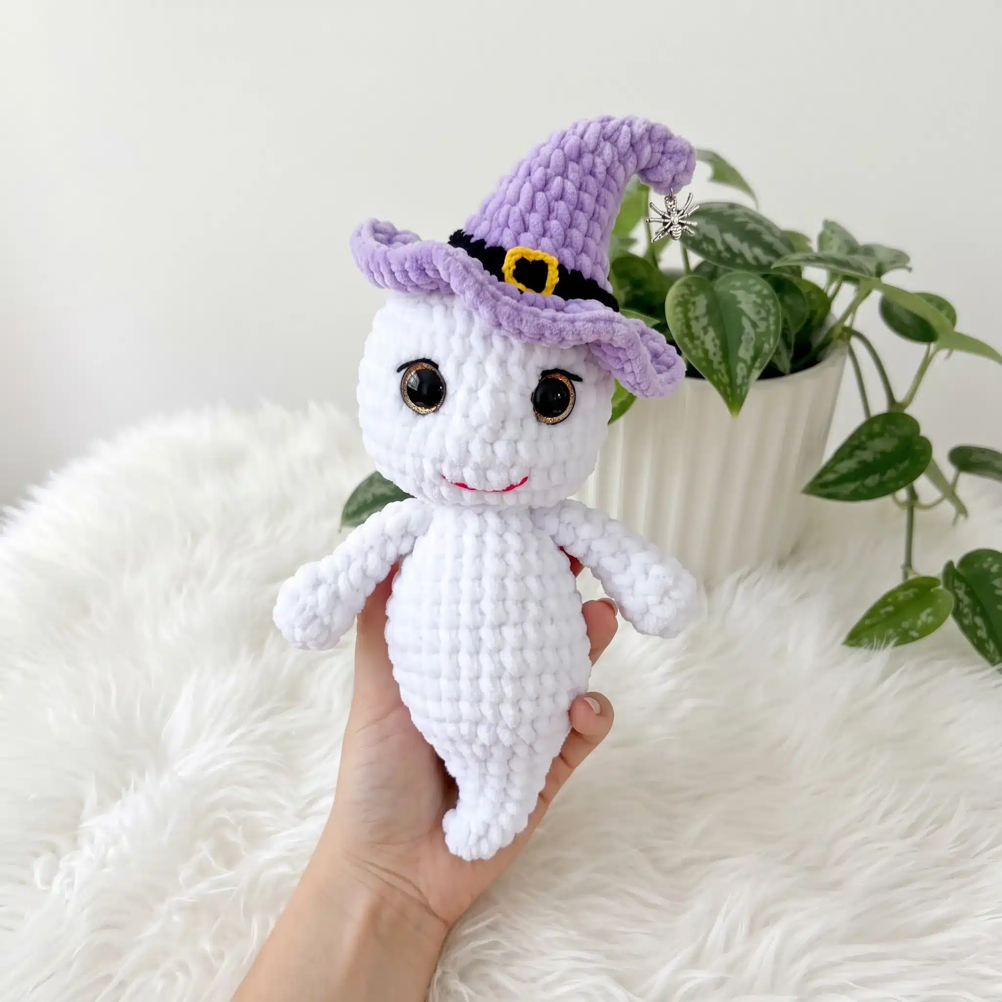 halloween ghost amigurumi pattern crochet project crochet project detail 3