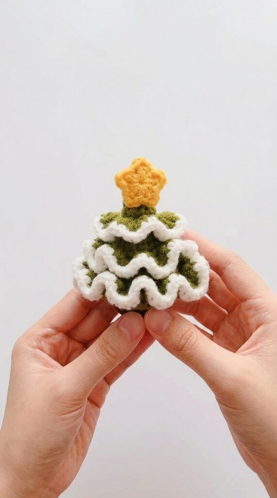 modern crochet christmas tree pattern - featured image