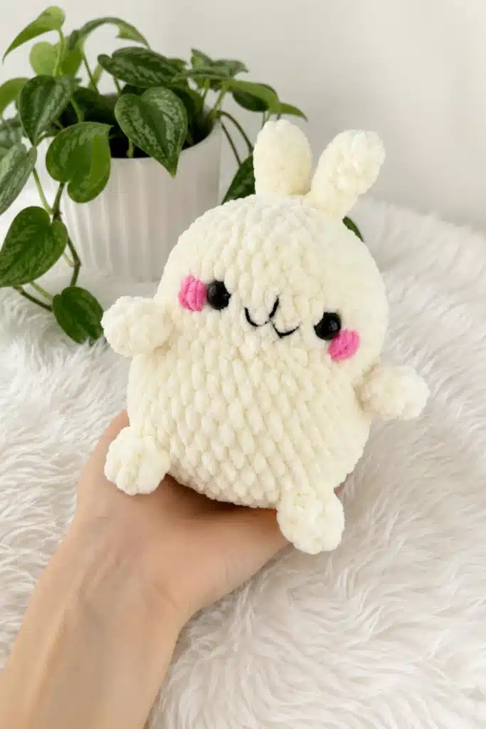 Molang bunny amigurumi pattern - featured image