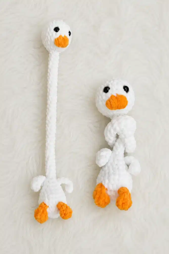 Tie Neck Goose Amigurumi - featured image