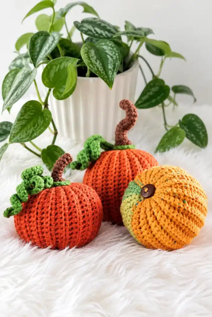 crochet pumpkin amigurumi - featured image