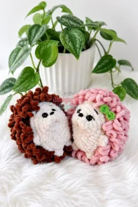 loop stitch hedgehog amigurumi - featured image