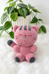plushie kitty amigurumi pattern - featured image